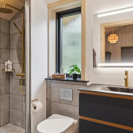 בית נופש Gorgeous In With Sauna *