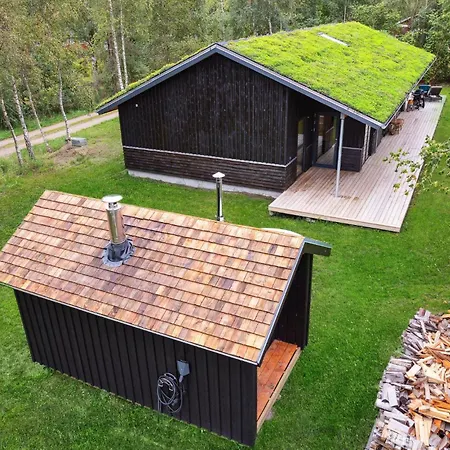 בית נופש Gorgeous In With Sauna